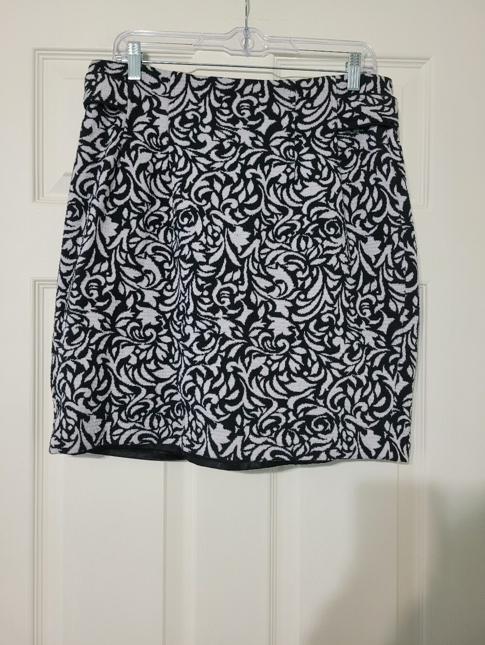 Black & White Patterned Women's Skirt - 12P